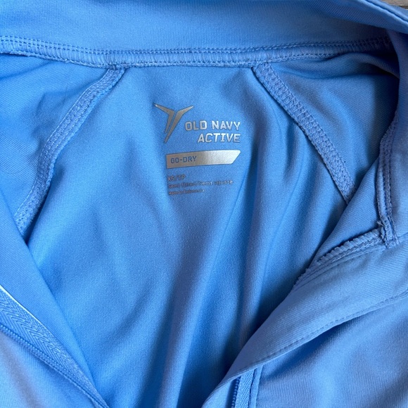 Old Navy Active Quarter Zip Long Sleeve - Picture 2 of 3